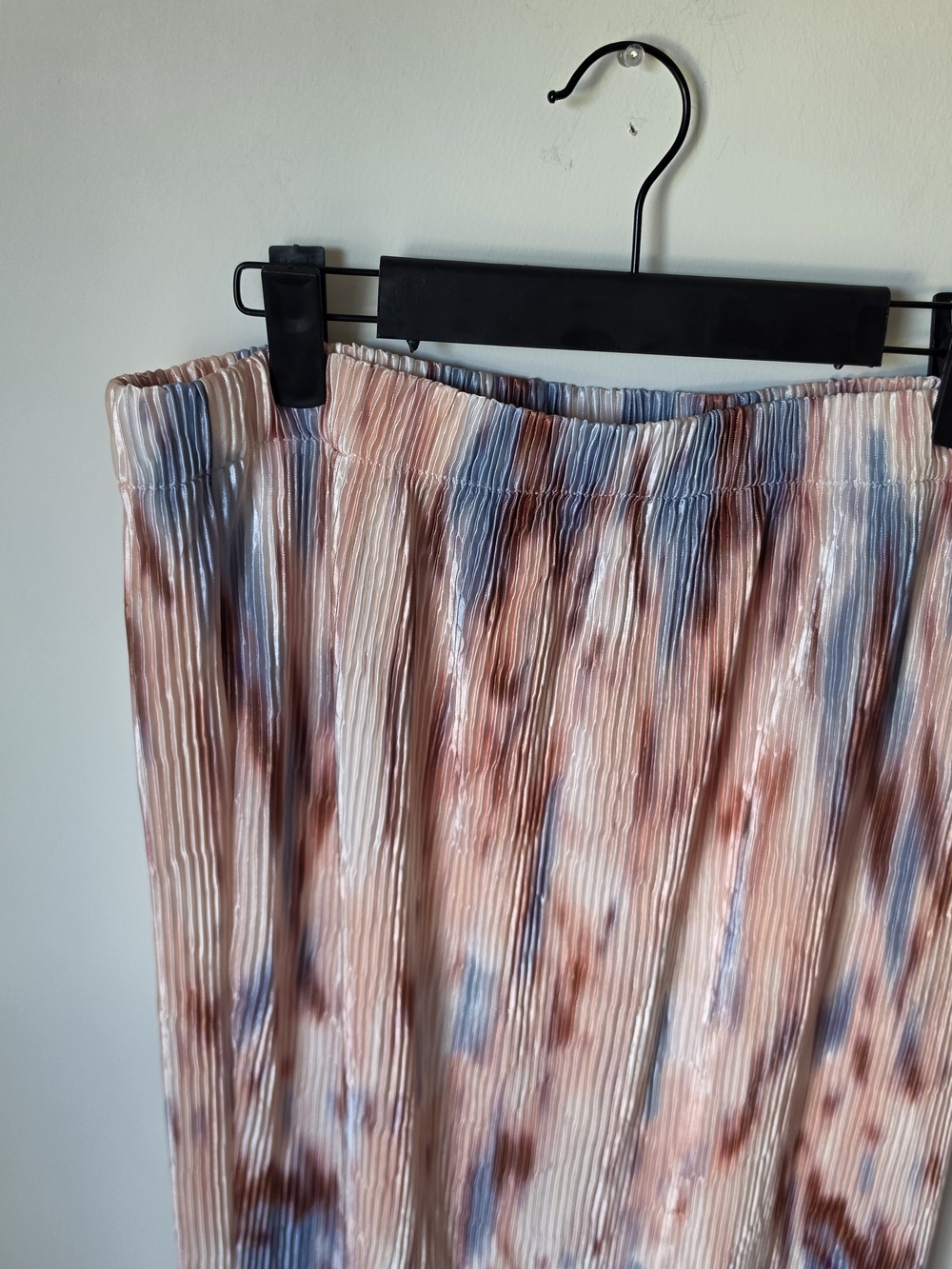 Pleated Tie Dye Maxi Skirt - Picture 3 of 15